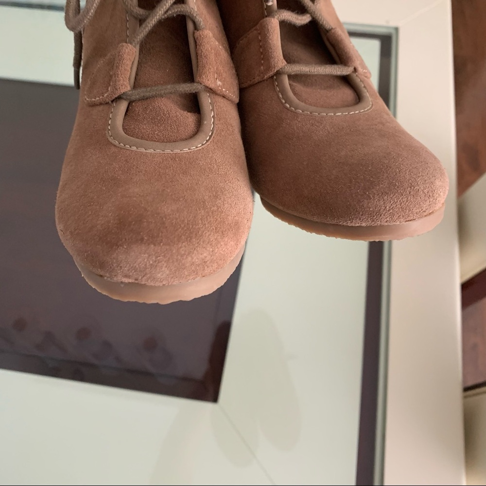 Gianni Bini Brown Leather Ankle Wedge Boots - Picture 4 of 6